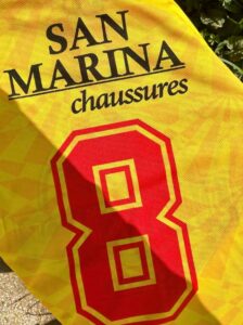FC Martigues Home Retro Jersey 1993/1994 : Les Sang et Or "Jurassic Park" - Sport Club Memories