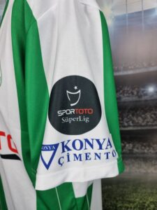 Konyaspor Football Shirt Home 2017/2018 Samuel Eto'o #81 Retro Soccer Jersey Turkey - Sport Club Memories