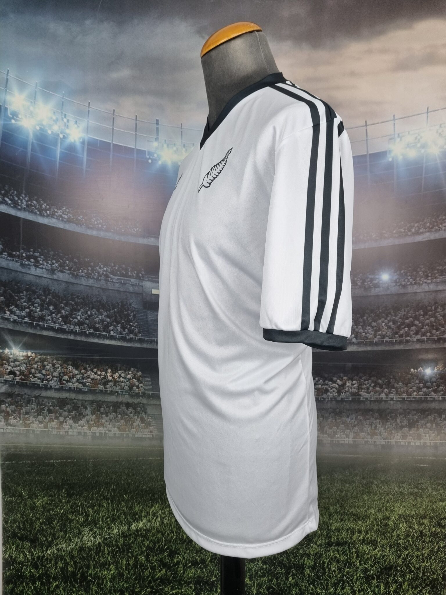 New Zealand National Team Jersey 1982 : the All Whites - Sport Club Memories